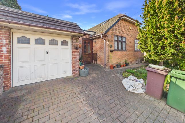 2 bed property, in Holmley Bank, £250,000