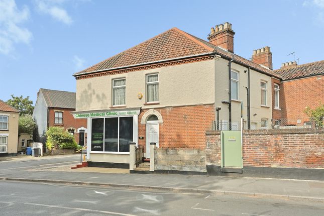 4 bed property, in Silver Road, £270,000