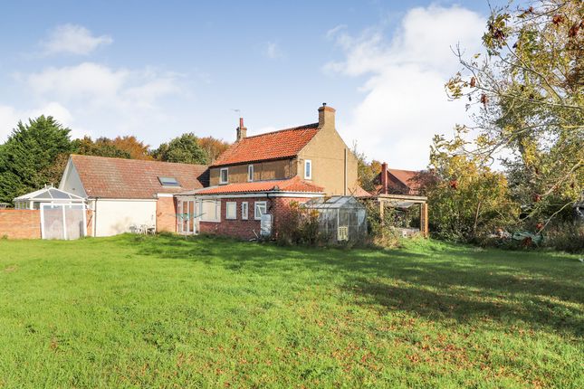 3 bed property, in Barford Road, £325,000