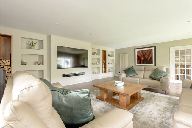 6 bed property, in Three Peaks, £850,000