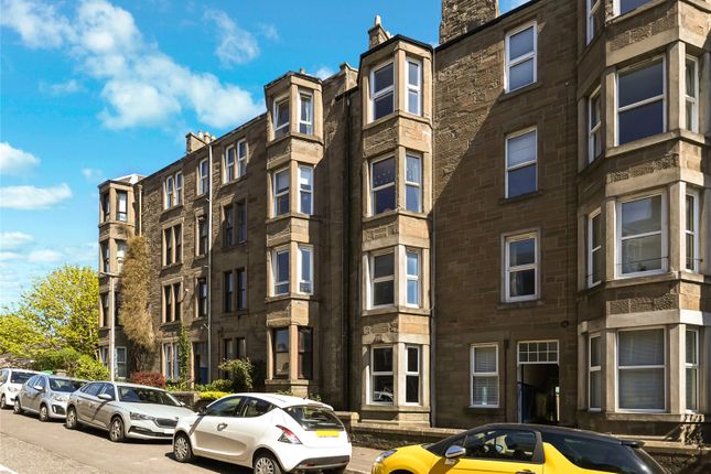 2 bed property, in Bellefield Avenue, £120,000