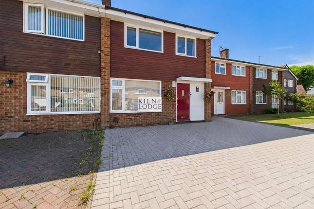 3 bed property, in Linnet Drive, £400,000