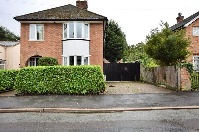 4 bed property, in High Street, £500,000