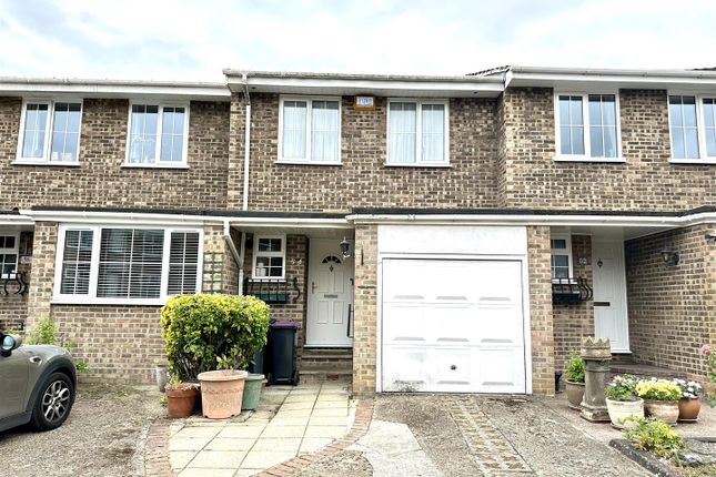 3 bed property, in Tanners Crescent, £525,000