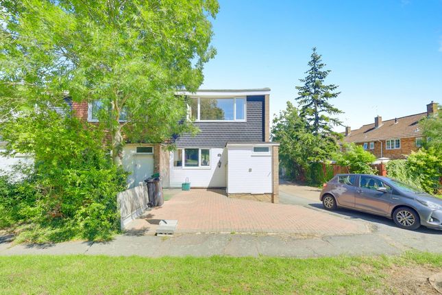 3 bed property, in Curling Tye, £325,000