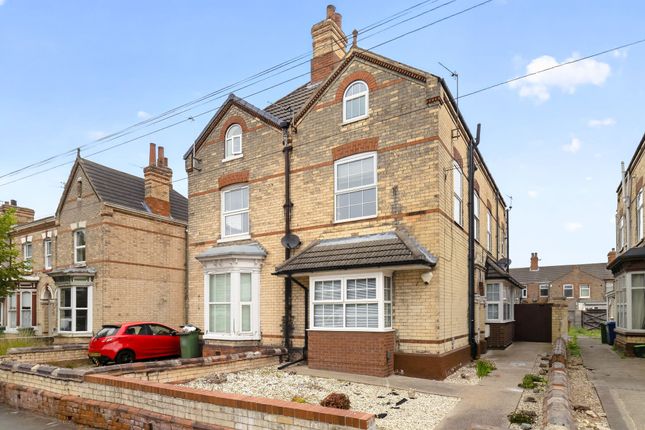 2 bed property, in 163B Welholme Road, £10,000