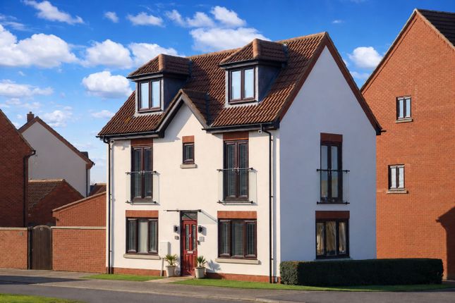 4 bed property, in Edzell Crescent, £500,000