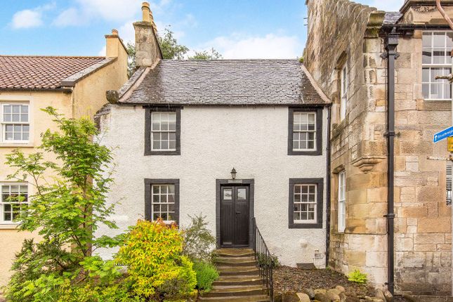 2 bed property, in West Port, £285,000