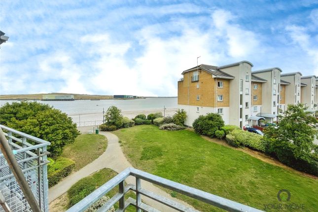 2 bed property, in Macarthur Close, £210,000