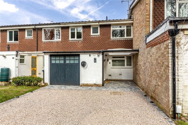 4 bed property, in Green Lane Close, £525,000