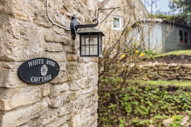 4 bed property, in Tetbury Hill, £599,950