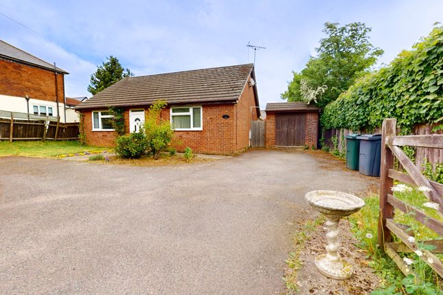 2 bed property, in Kingsnorth Road, £320,000