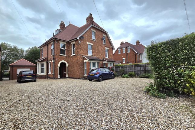 5 bed property, in Reservoir Road, £650,000