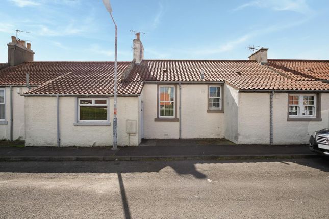 2 bed property, in Bowling Green Terrace, £125,000