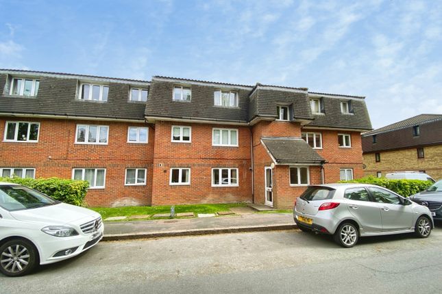 1 bed property, in Southwold Road, £155,000