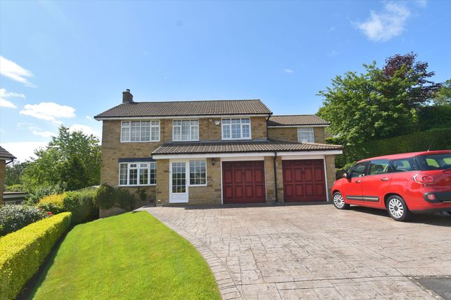 4 bed property, in Meadow Close, £490,000