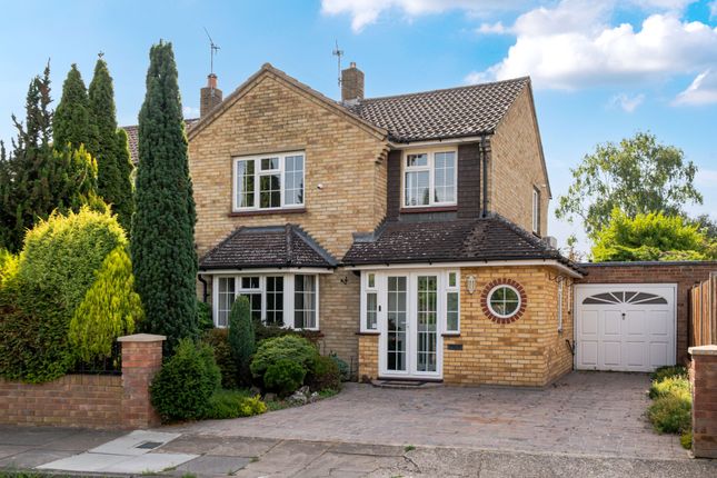 3 bed property, in Rosewood Drive, £725,000