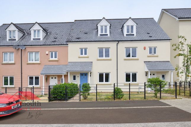 4 bed property, in Frobisher Approach, £260,000