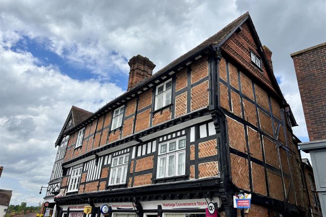 1 bed property, in Market Place, £139,950
