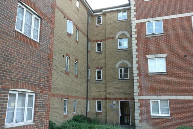 2 bed property, in Stern Close, £215,000