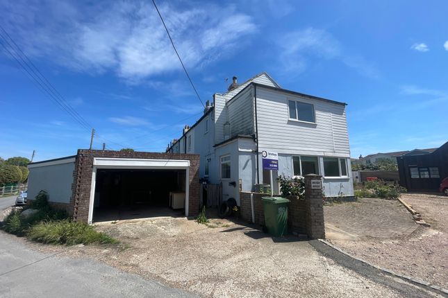 2 bed property, in Coastguard Cottages, £250,000