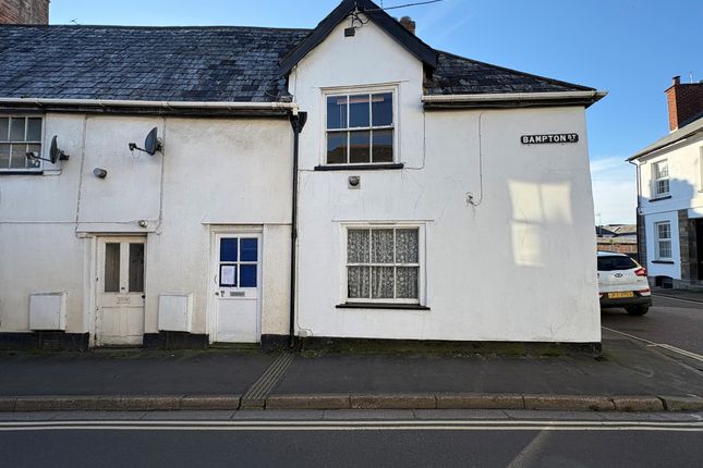 2 bed property, in Bampton Street, £140,000