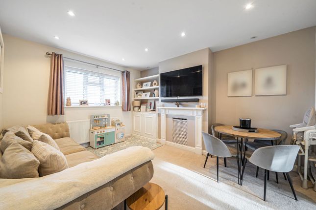 2 bed property, in The Greenway, £340,000
