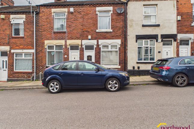 2 bed property, in Acton Street, £72,000