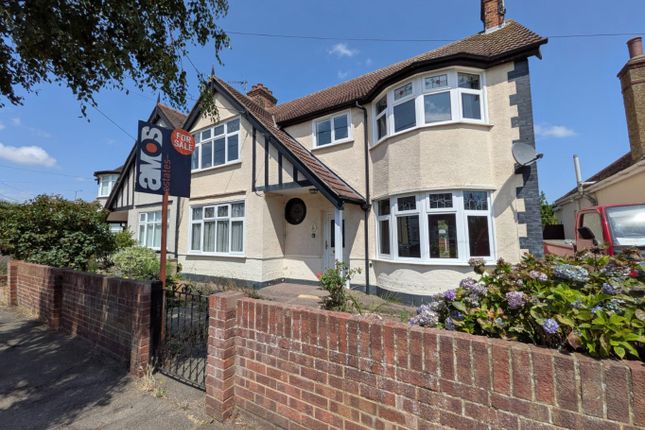 3 bed property, in Arcadian Gardens, £450,000