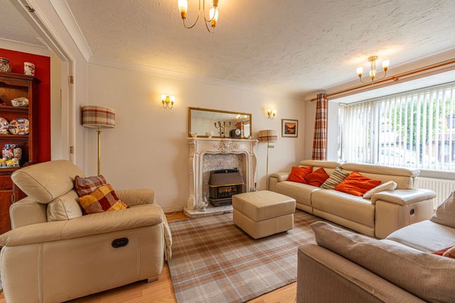 3 bed property, in Picton Gardens, £260,000