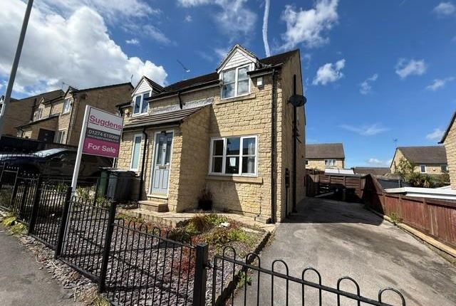 2 bed property, in Cavendish Road, £130,000