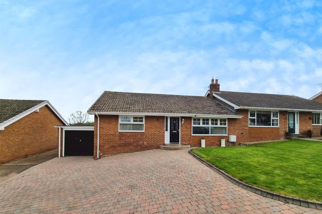 2 bed property, in Firwood Grove, £255,000