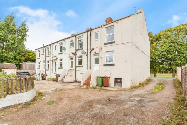 2 bed property, in Ferry Lane, £150,000