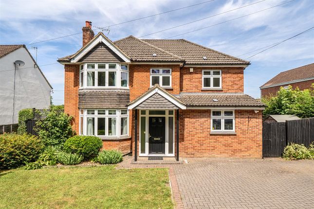 4 bed property, in Quemerford, £600,000