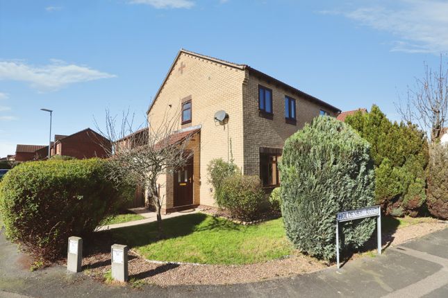 2 bed property, in Holdenby Road, £195,000