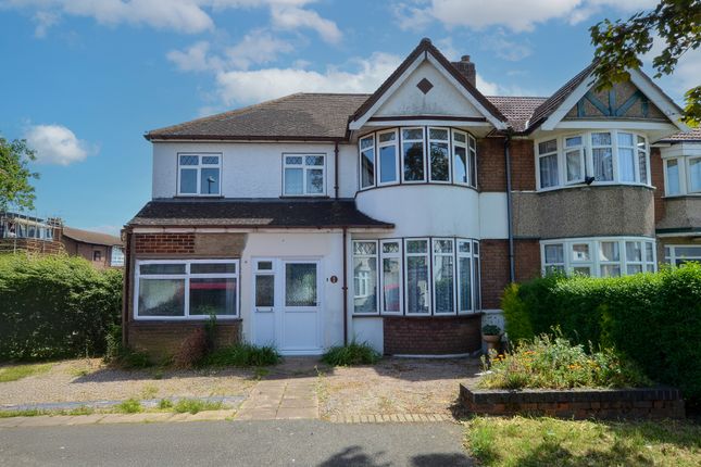 4 bed property, in Sancroft Road, £600,000