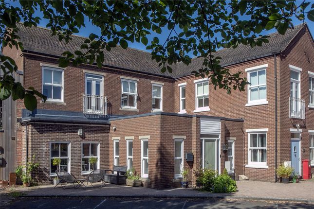 4 bed property, in Horsehay Court, £365,000