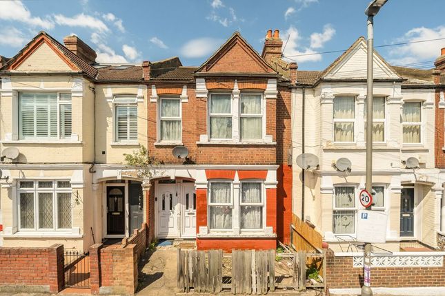 2 bed property, in Bickley Street, £475,000