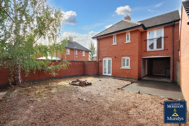 4 bed property, in Garood Close, £310,000