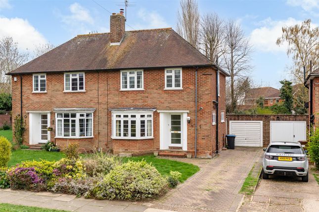 3 bed property, in Rooks Hill, £700,000