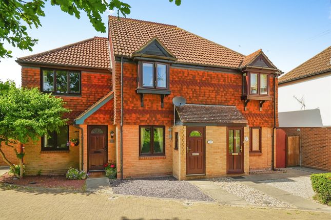 2 bed property, in Washford Glen, £275,000