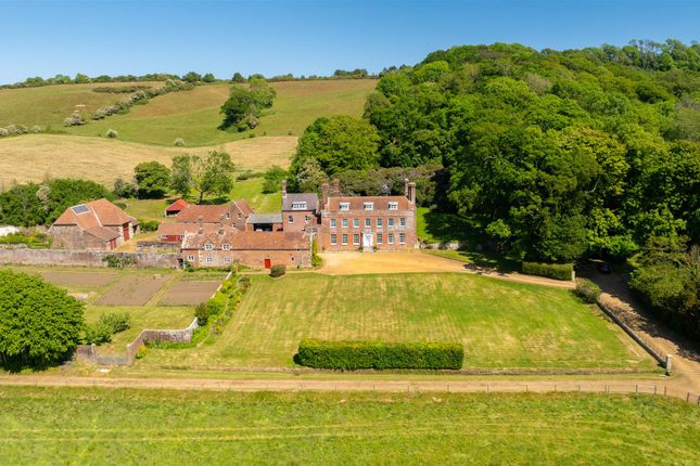 8 bed property, in Blackwater, £1,850,000