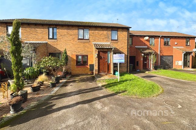 5 bed property, in Bridport Close, £425,000