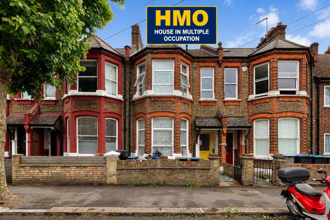 5 bed property, in Bathurst Gardens, £1,350,000