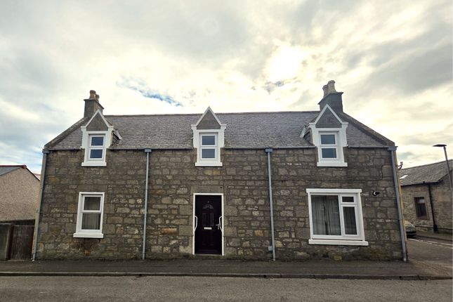 4 bed property, in Victoria Street, £190,000