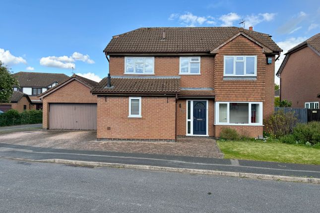 4 bed property, in Willowbrook Close, £495,000