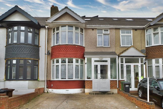 5 bed property, in Westrow Drive, £650,000