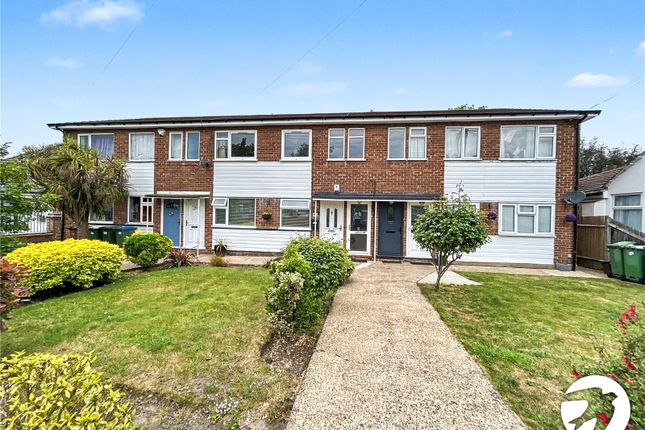 2 bed property, in Queenswood Road, £270,000