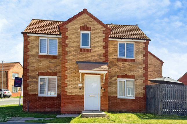 3 bed property, in Hooper Close, £175,000