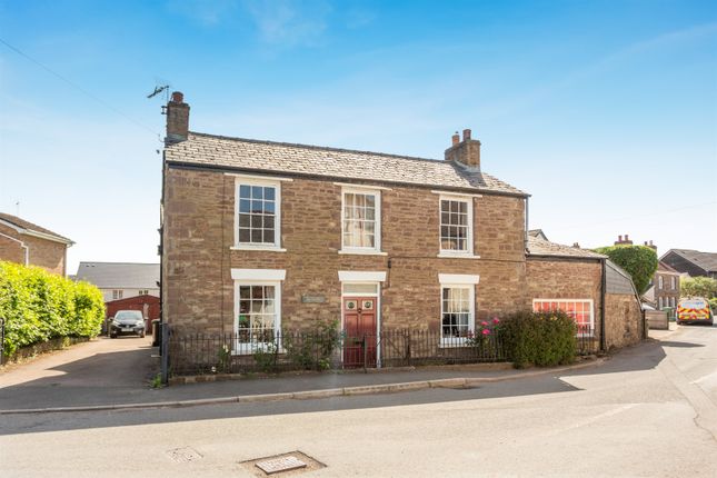 4 bed property, in Netherend, £625,000